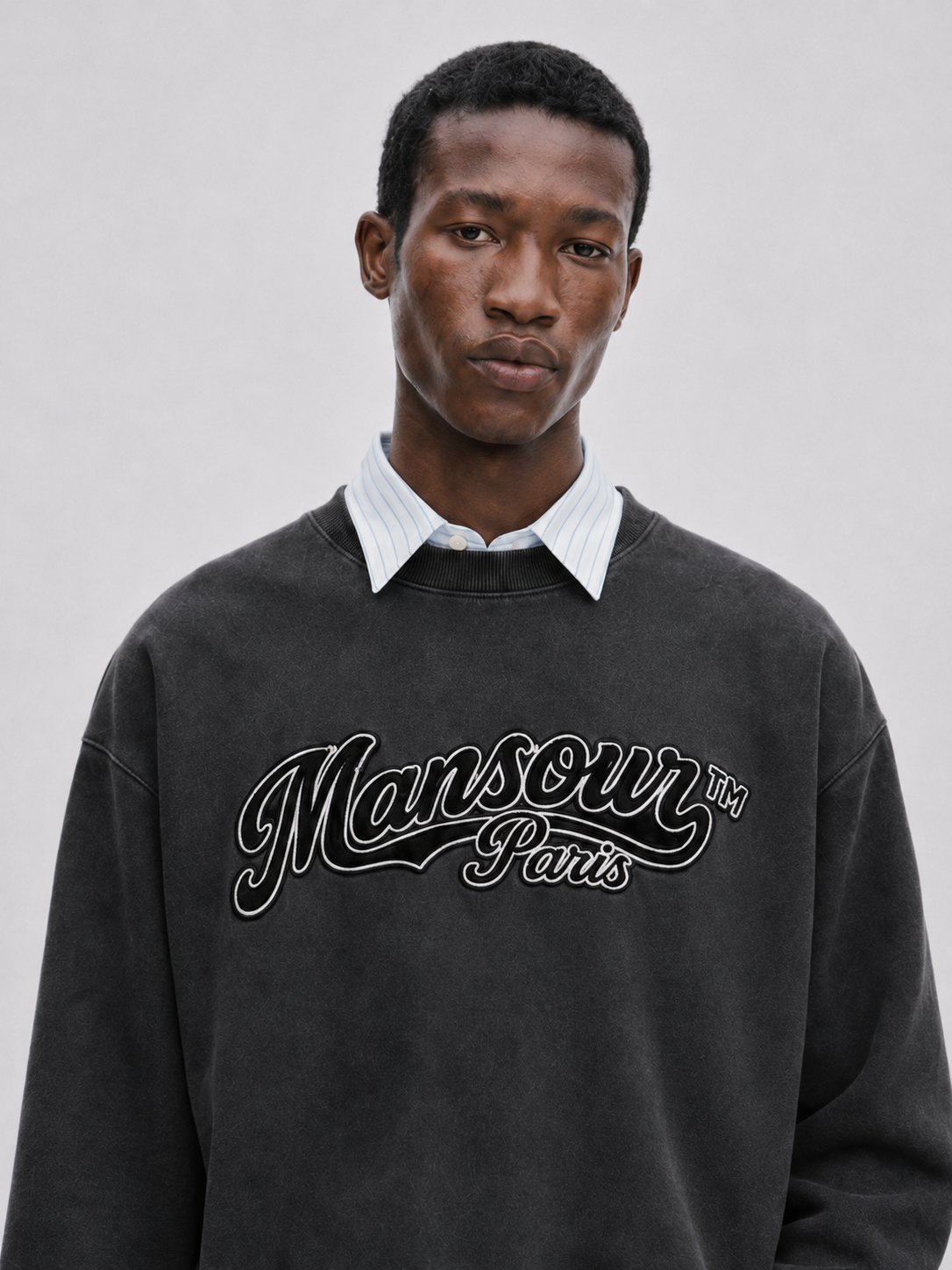 Felt Embroidery Sweater Vintage Black close up