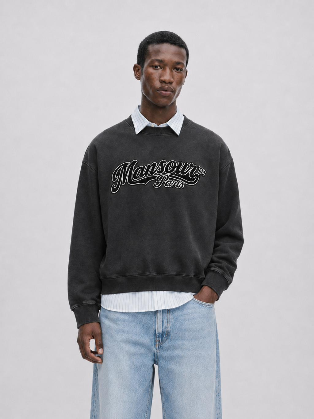 Felt Embroidery Sweater Vintage Black full body