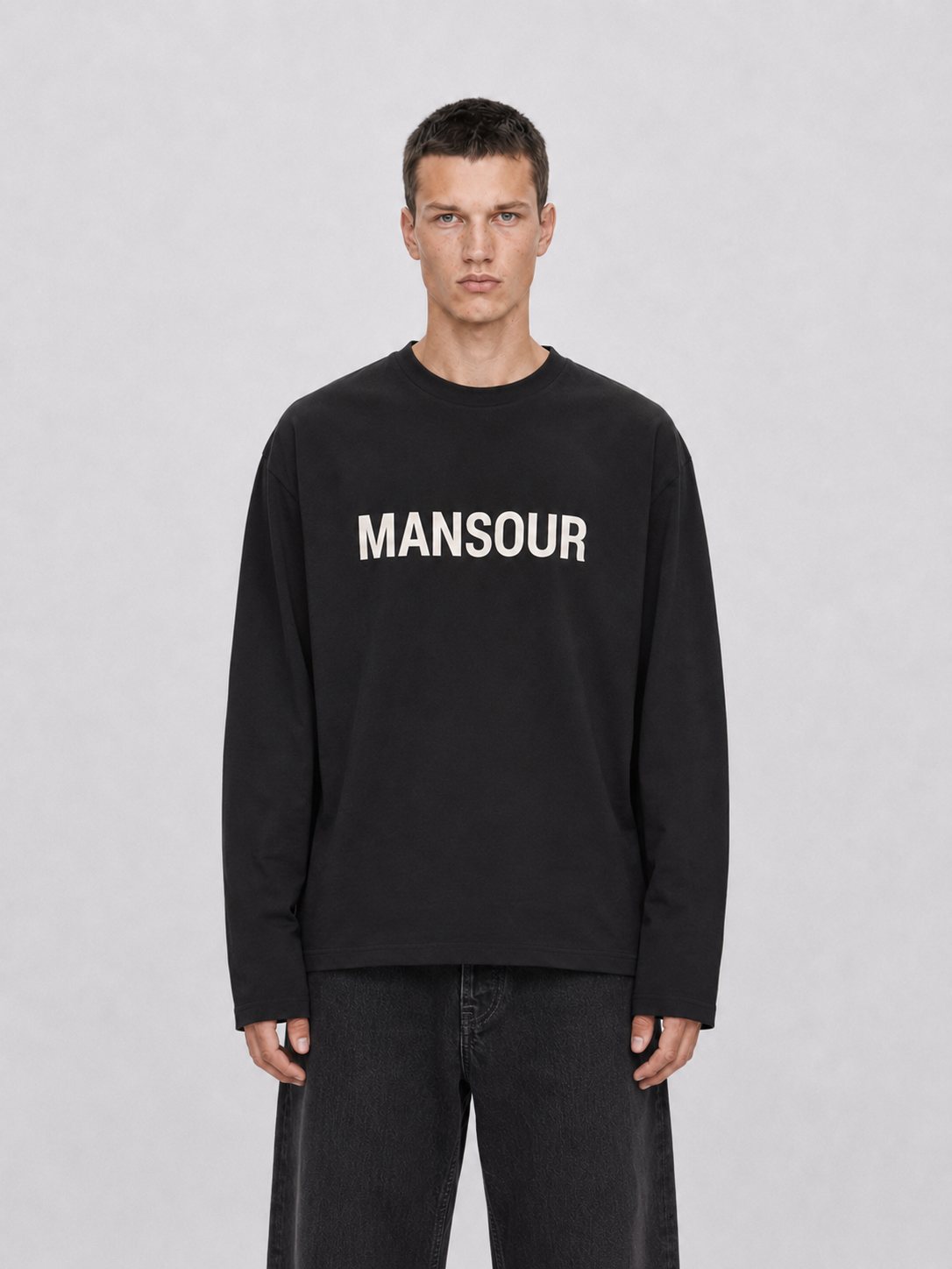 Monogram Large Longsleeve Black
