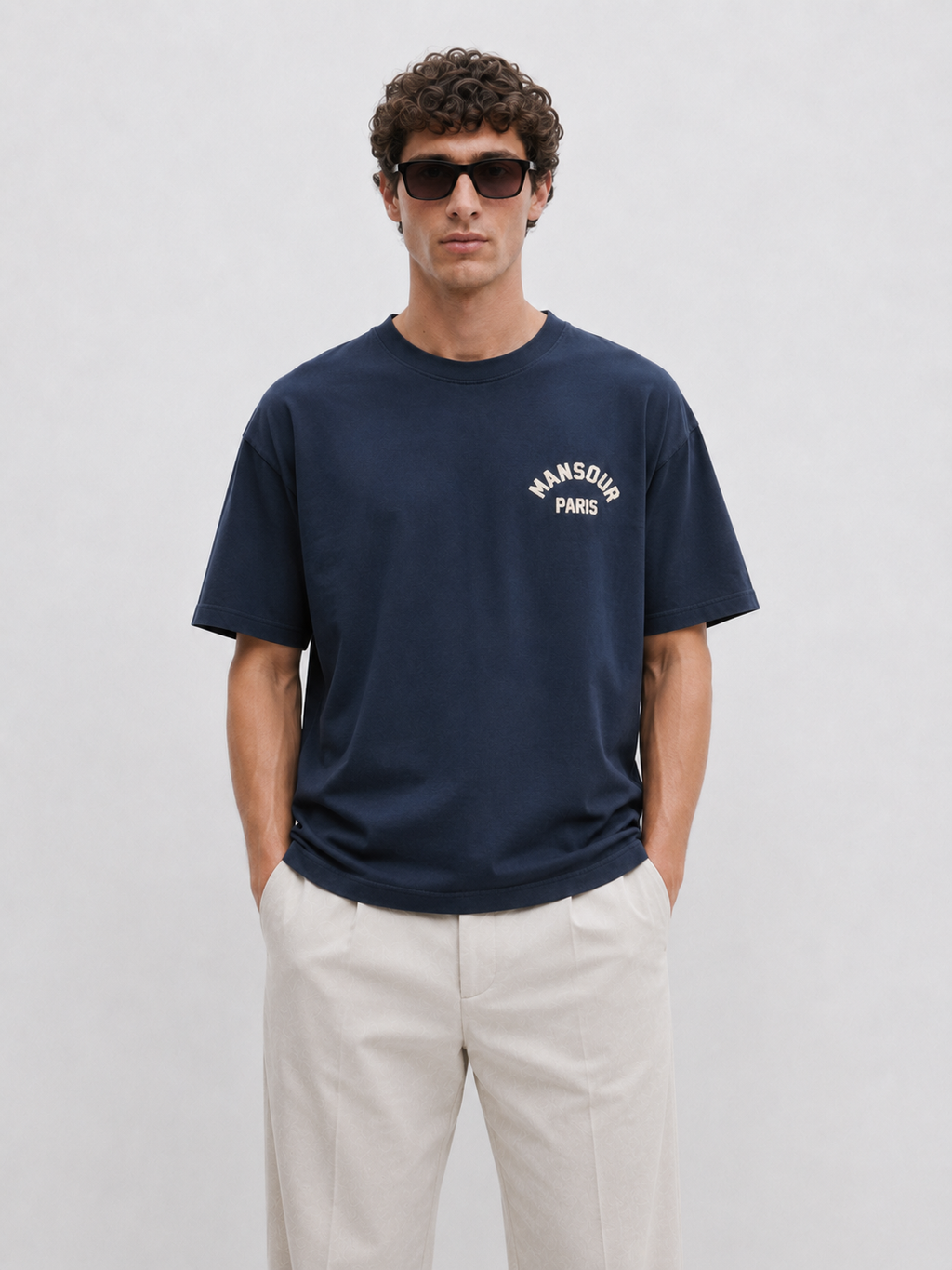 Paris College T-shirt Navy mid body