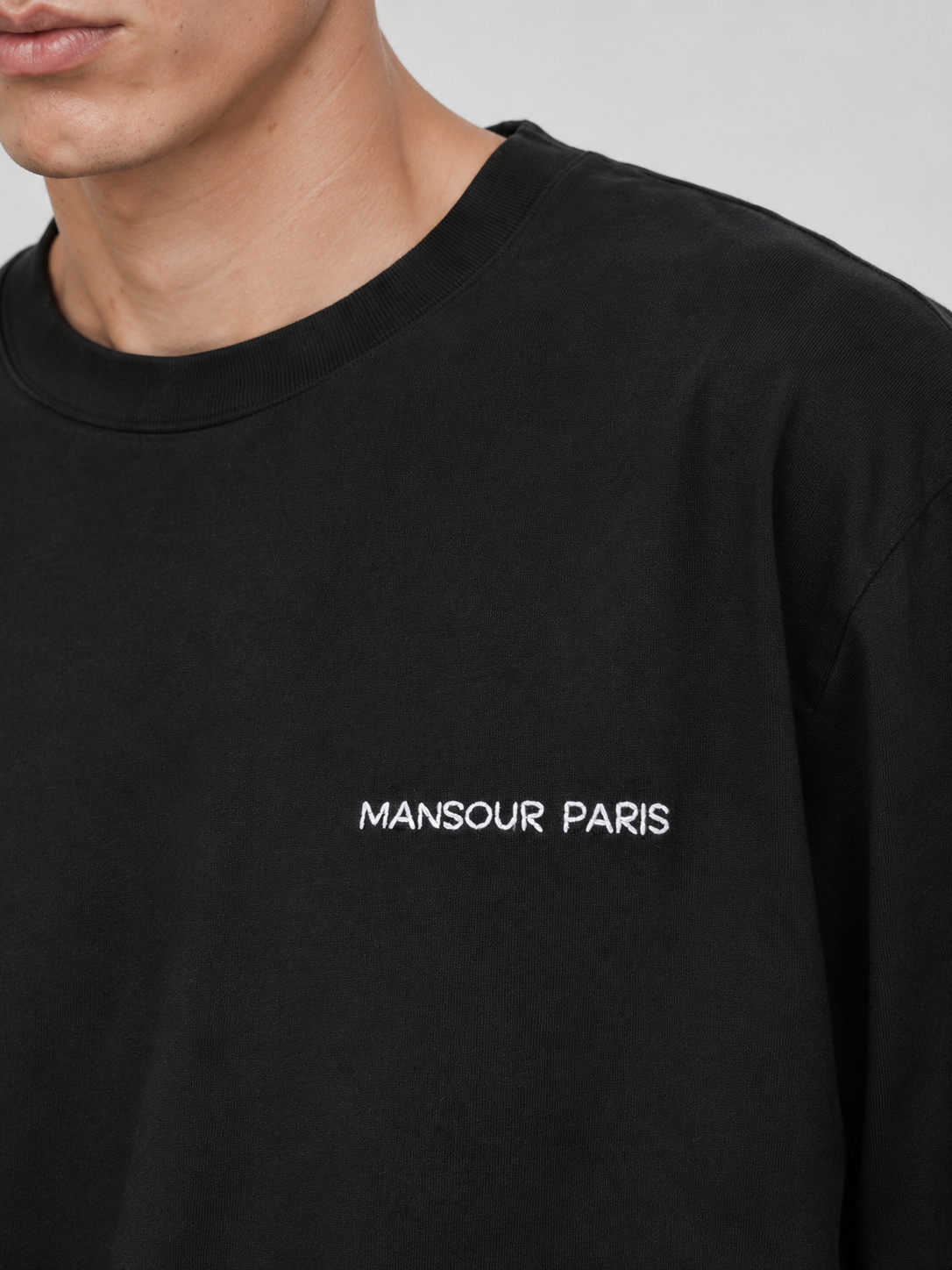 Script Embroidery Longsleeve Black detail