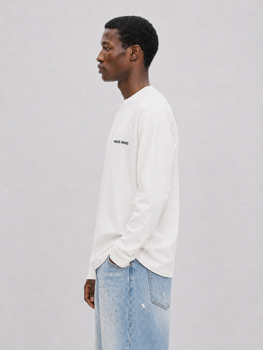 Script Embroidery Longsleeve Off-White side