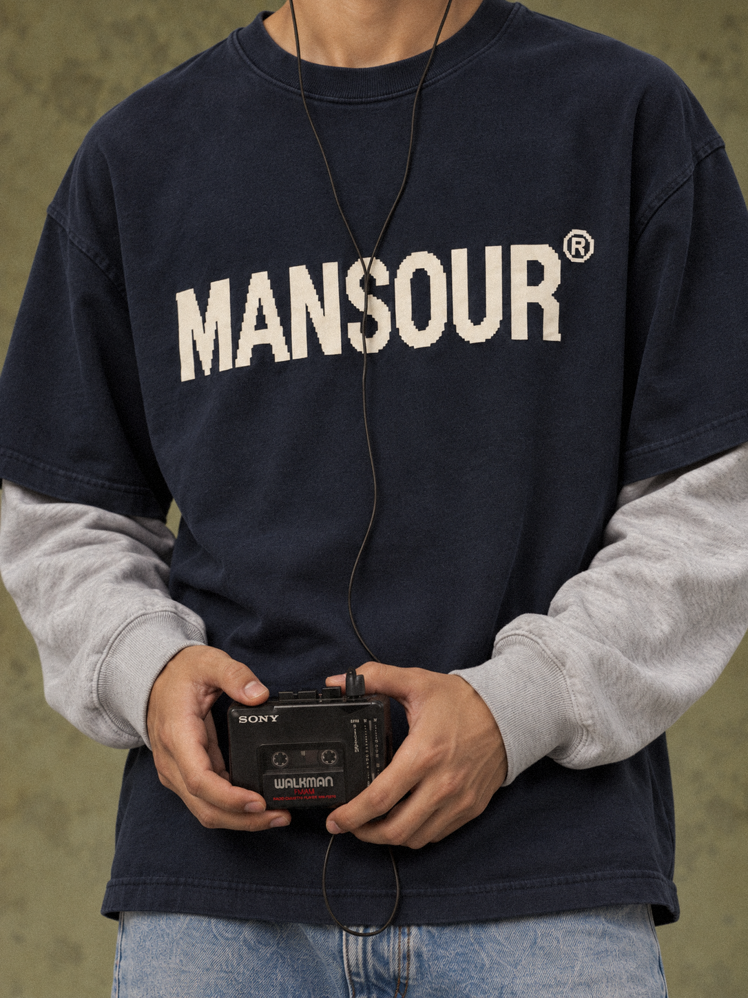 Layered Longsleeve Navy/Grey von Art. Department, am Model, Nahaufnahme
