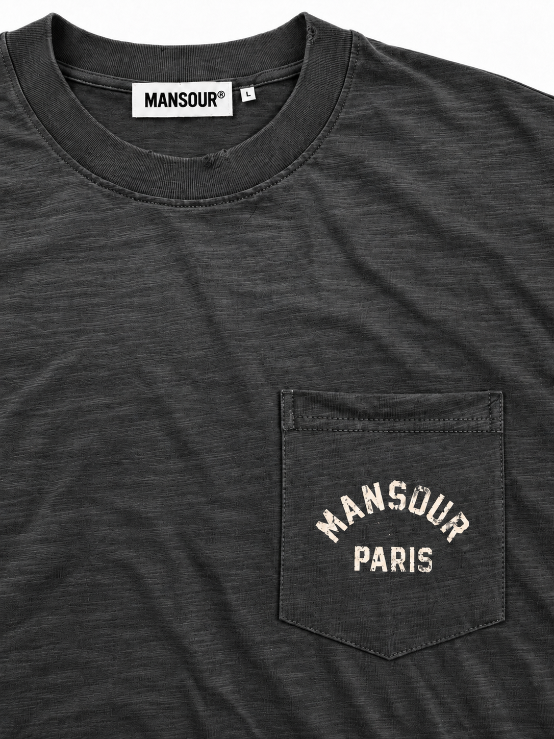 Pocket Longsleeve Sprayed Black von Art. Department, Detail der Brusttasche