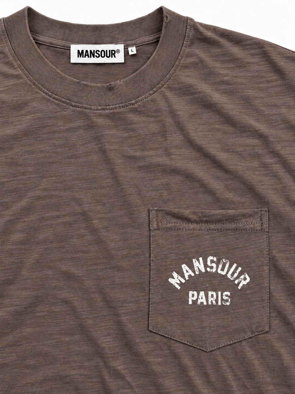 Pocket Longsleeve Sprayed Brown von Art. Department, Detail der Brusttasche