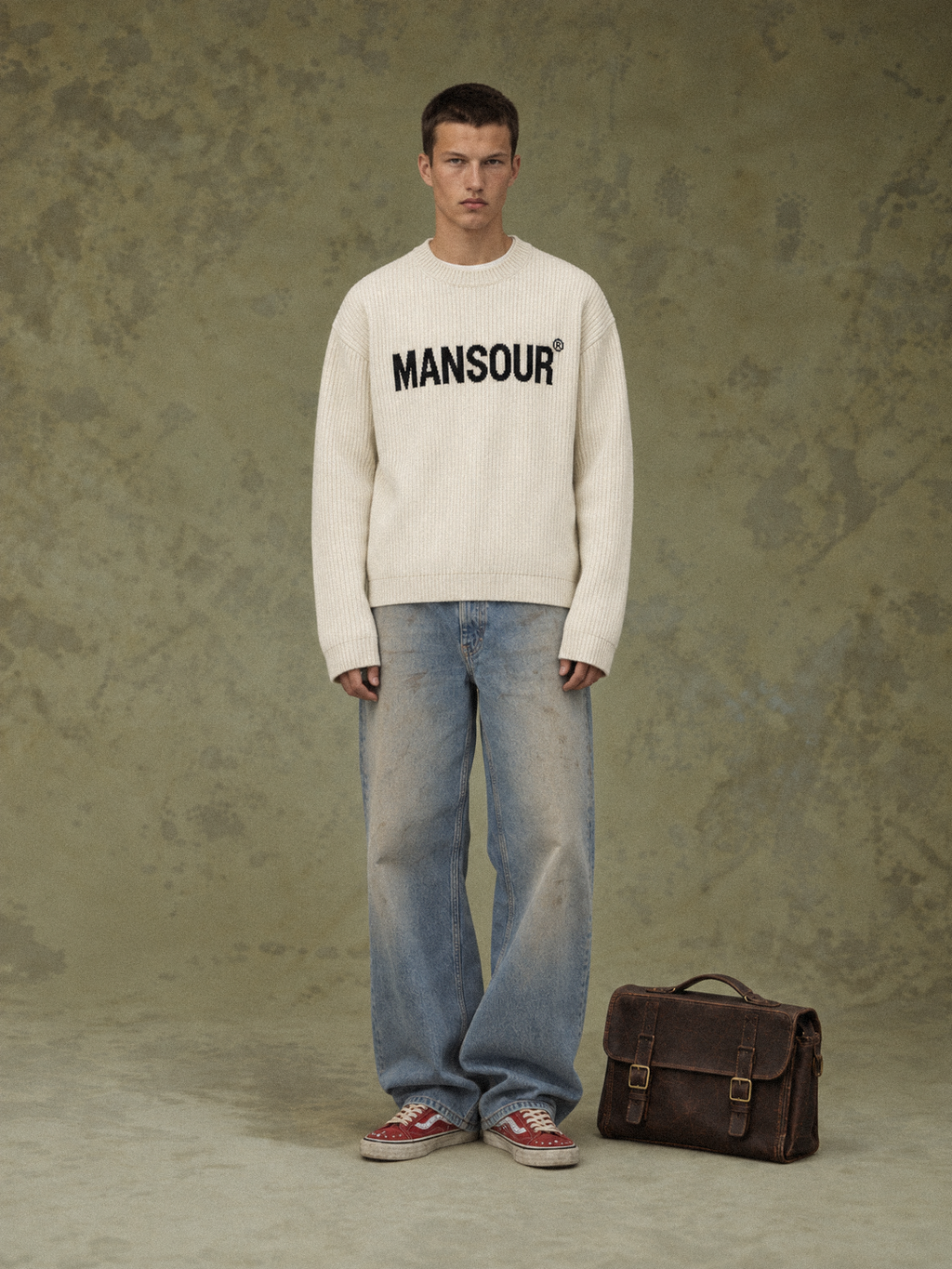 Ribbed Logo Sweater Off White von Art. Department, am Model
