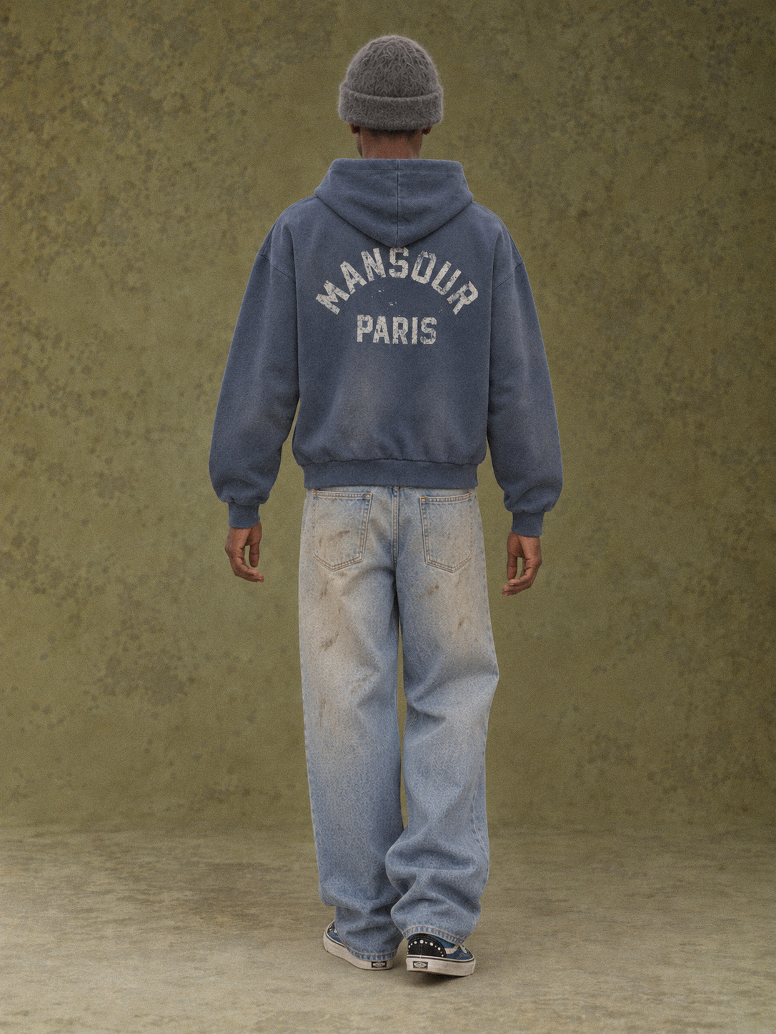 Sprayed Hoodie Blue von Art. Department, am Model, Rückansicht