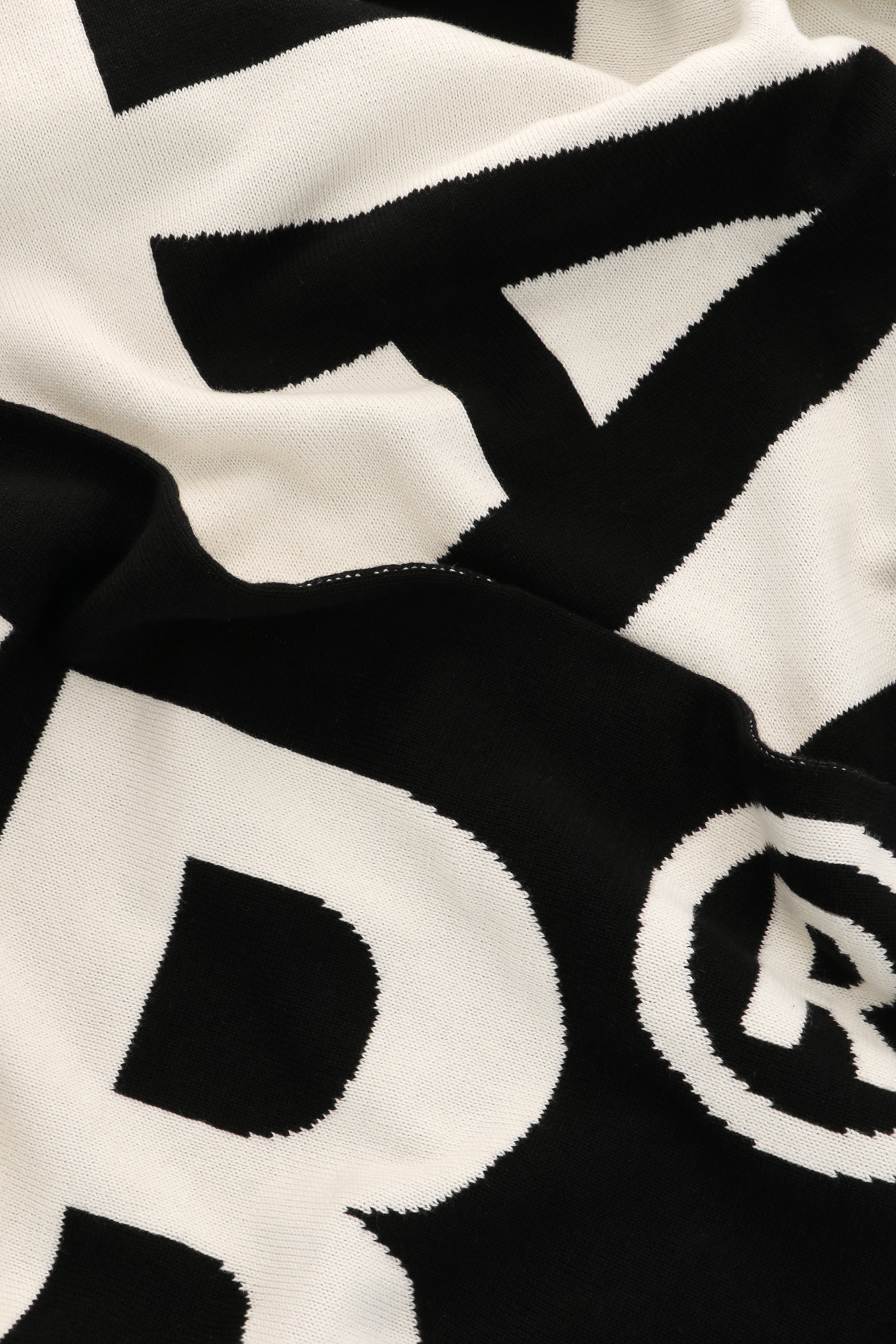 Logo scarf